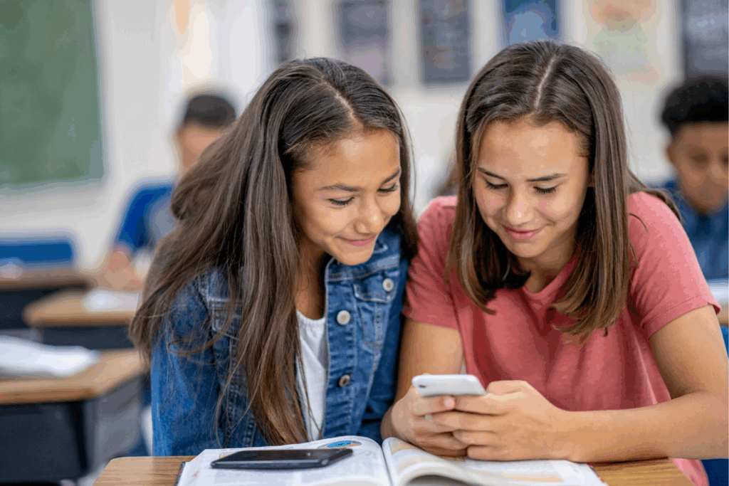 O Impacto das Redes Sociais na Vida Escolar dos Jovens 1 image